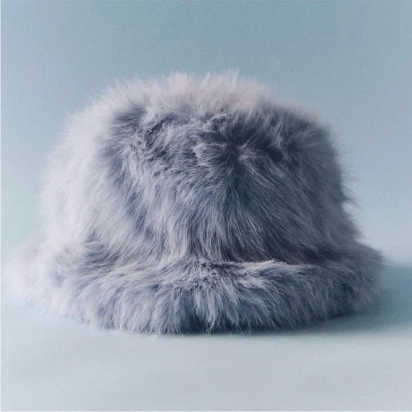 Free People X Unreal Fur ICE Queen bucket hat - Picture 2 of 9